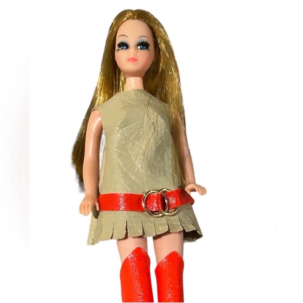 Vintage Classic 1970's Dawn Fashion Doll By Topper